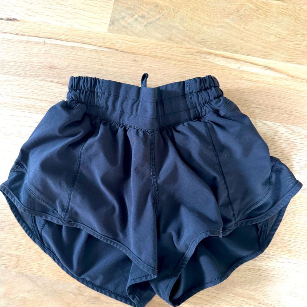 Lululemon athletica Hotty Hot Shorts 2.5”